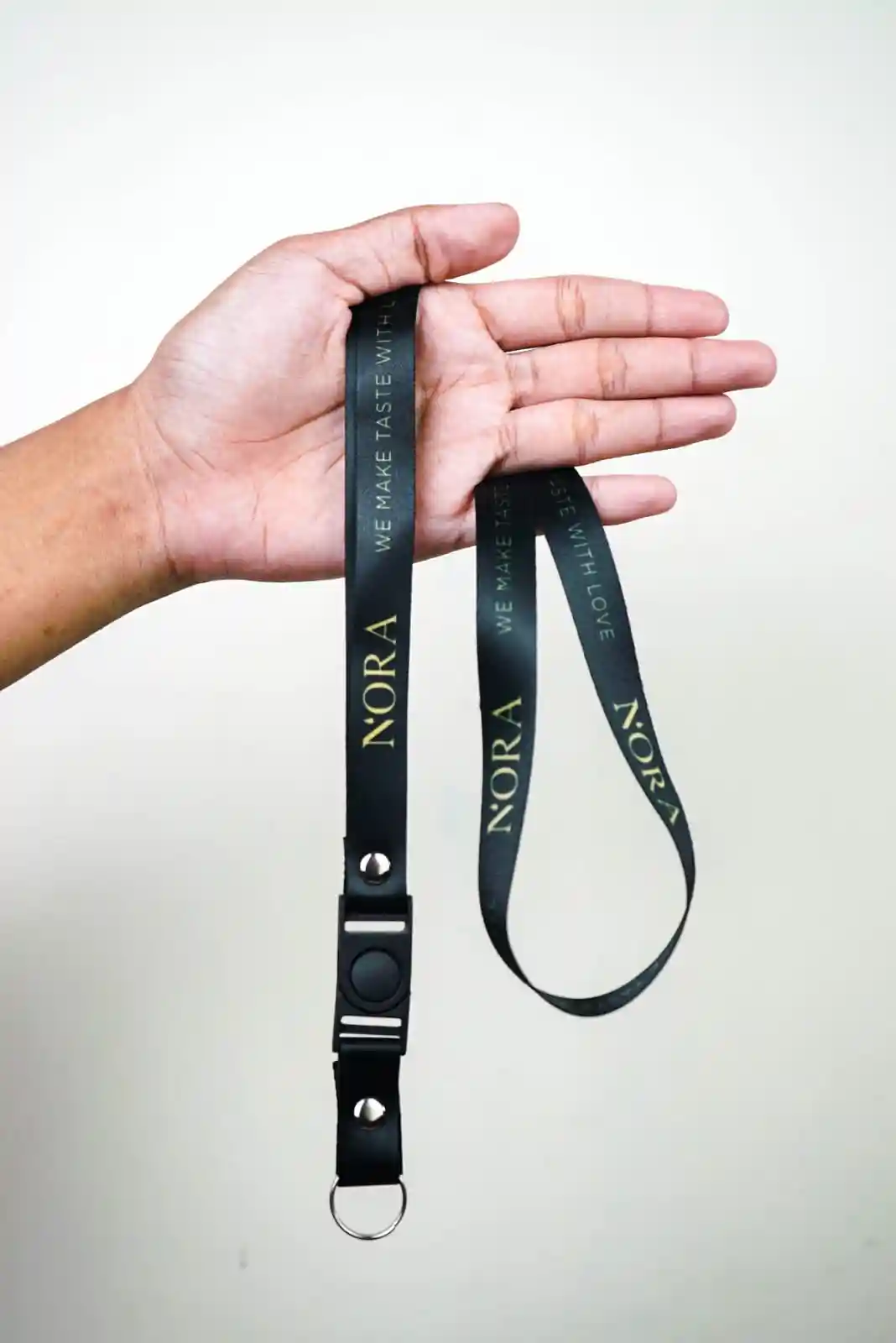 Portofolio Lanyard Custom Nora E-Juice
